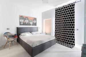 Posteľ alebo postele v izbe v ubytovaní Unique 4 Storey House on Naviglio 4Bd, 4Bt