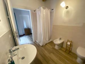 Ванна кімната в Campora House
