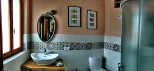 Bathroom sa casa Le Franche