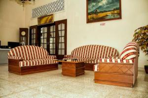 スラカルタにあるKartika Syariah Guest Houseのギャラリーの写真 +25枚の写真