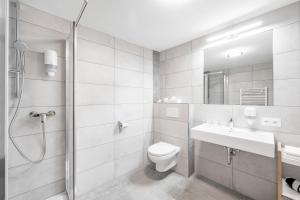 A bathroom at Gasthof Schroll