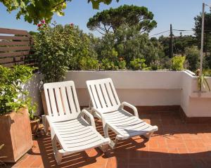 Fotografie z fotogalerie ubytování Casita blanca con fibra óptica y piscina cominutaria v destinaci Tossa de Mar