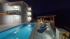 Bazén v ubytování Villa Nono Penthouse Apartment nebo v jeho okolí