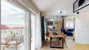 TV a/nebo společenská místnost v ubytování Villa Nono Penthouse Apartment