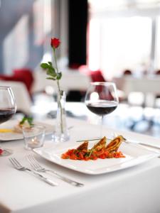 Jídlo v hotelu nebo okolí