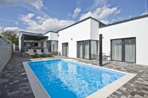 Galeriebild der Unterkunft Apartmány Lacov Dom in Klčov