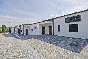 Galeriebild der Unterkunft Apartmány Lacov Dom in Klčov