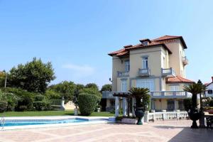 A piscina localizada em Casa da Granja Boutique ou nos arredores