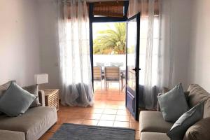 Kép Casa Esperanza, 2 Bedroom Duplex Puerto Calero szállásáról Puerto Caleróban a galériában