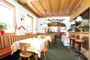 Restauracja lub miejsce do jedzenia w obiekcie Pension Mittagskogel