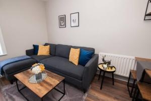 Ruang duduk di Atlantic View Apartment