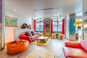 Posezení v ubytování Yes Lisbon Hostel
