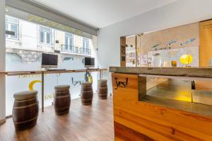 Kuchyň nebo kuchyňský kout v ubytování Yes Lisbon Hostel