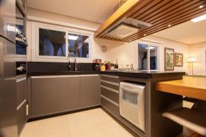 A cozinha ou cozinha compacta de Morar da Serra 10 - My Home Temporada