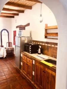 Majoituspaikan Refugios del Callejón keittiö tai keittotila