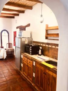 A kitchen or kitchenette at Refugios del Callejón