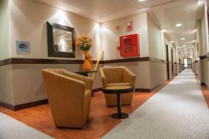 A seating area at Sercotel Princesa De Eboli