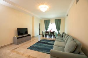 Gallery image of Gorgeous 2BR in Fairmont in Dubai