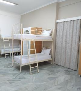 Krevet ili kreveti na kat u jedinici u objektu Youth hostel Anna