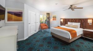 Postel nebo postele na pokoji v ubytování WorldMark Palm Springs + 16 fotografií