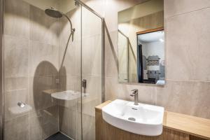 Koupelna v ubytování Ramsgate Hotel by Nightcap Social