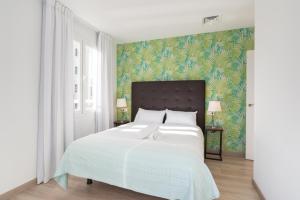 Urbe10 Premium Atarazanas 4 Bedrooms Apartment, Málaga ...