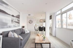 Posedenie v ubytovaní Urbe10 Angel Ganivet 2 Bedrooms Apartment