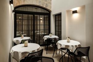 Gallery image of 1926 Le Parisot Boutique Suites in Valletta