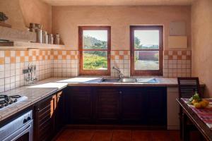 Köök või kööginurk majutusasutuses Can Olivia - Villa 6 pax en Ibiza