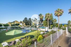 Bazén v ubytování Vila Dorpesa X-CM nebo v jeho okolí