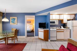 Kuchyň nebo kuchyňský kout v ubytování Ocean Club Resort Myrtle Beach a Ramada by Wyndham