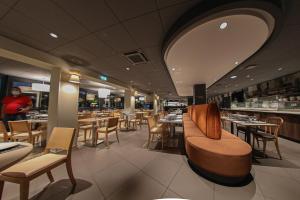 Restaurace v ubytování ibis Styles Clermont-Ferrand Aéroport