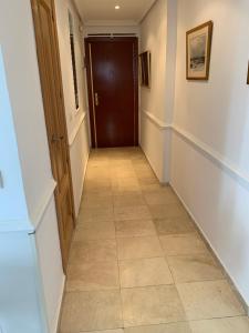 Zdjęcie z galerii obiektu Pisos con piscina de temporada corta estancia w Madrycie