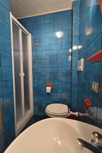 A bathroom at Hofer Apartment