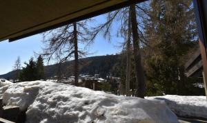 A general mountain view or a mountain view taken from Az apartmant