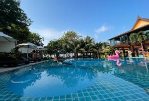 Bassein majutusasutuses Phi Phi Villa Resort või selle lähedal