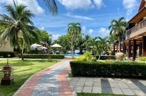 Bassein majutusasutuses Phi Phi Villa Resort või selle lähedal