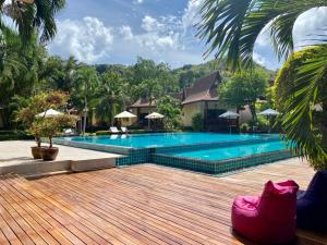 Swimming pool sa o malapit sa Phi Phi Villa Resort-SHA Extra Plus