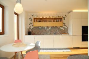 Køkken eller tekøkken på Casa do Pilar - D Maria Pia