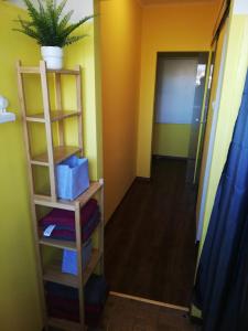Palanda nebo palandy na pokoji v ubytování Apartment Graz Lustbuhel