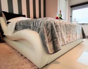 En eller flere senge i et værelse på Casa Del Mare + 74 billeder