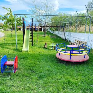 Zona de joacă pentru copii de la Village Dimopoulos