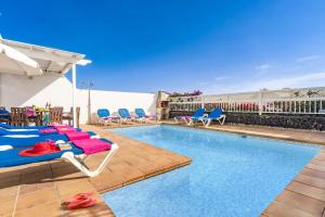 The swimming pool at or close to Villa Calma by Villa Plus