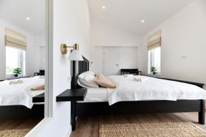 Posteľ alebo postele v izbe v ubytovaní Wonderful Holiday House Bruno with heated pool + 37 fotografií