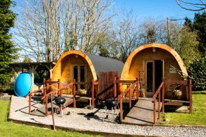 Gallery image of Log cabin in Kells