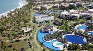 Bazén v ubytování Praia do Forte Ibero Star- Apartamento Mediterraneo 2 Iberostate nebo v jeho okolí