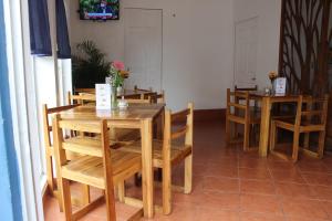 Televisyen dan/atau pusat hiburan di Park View Hotel & Restaurant
