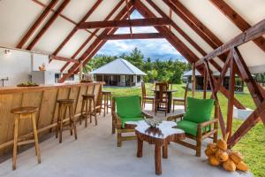 Zahrada ubytování Bird Island Seychelles - Private Island Villas