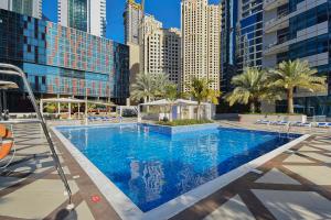 صورة لـ KeyHost - Elegant 2BR Central Towers - Dubai Marina - K3620 في دبي