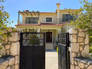 Gallery image of Villa Carousos in Razáta +21 photos